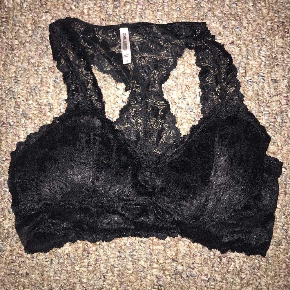1X Black Bralette